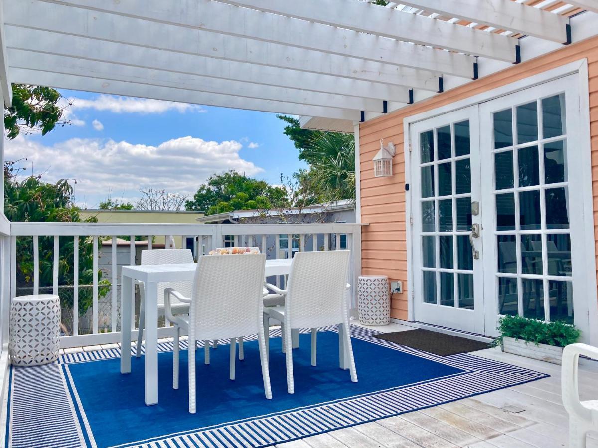 Coral Cottage Retreat เนเปิลส์ ภายนอก รูปภาพ